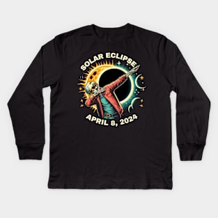 Dabbing Skeleton Total Solar Eclipse 2024 wearing Glasses Kids Long Sleeve T-Shirt